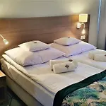 グロマダ ピラ 3* ピワ