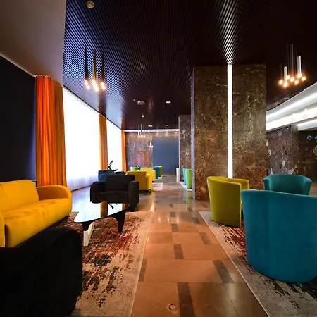 Hotel Gromada 3*