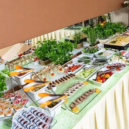 Hotel Gromada 3*