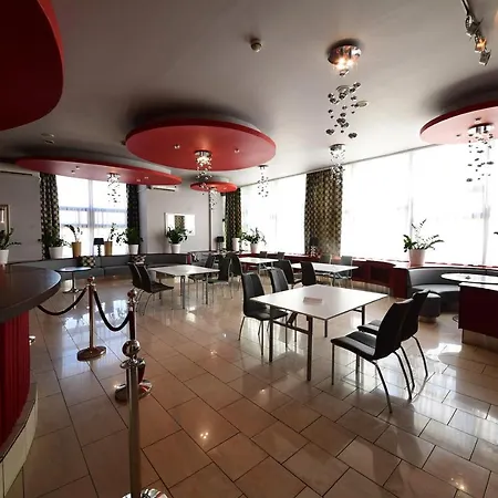 Hotel Gromada 3*